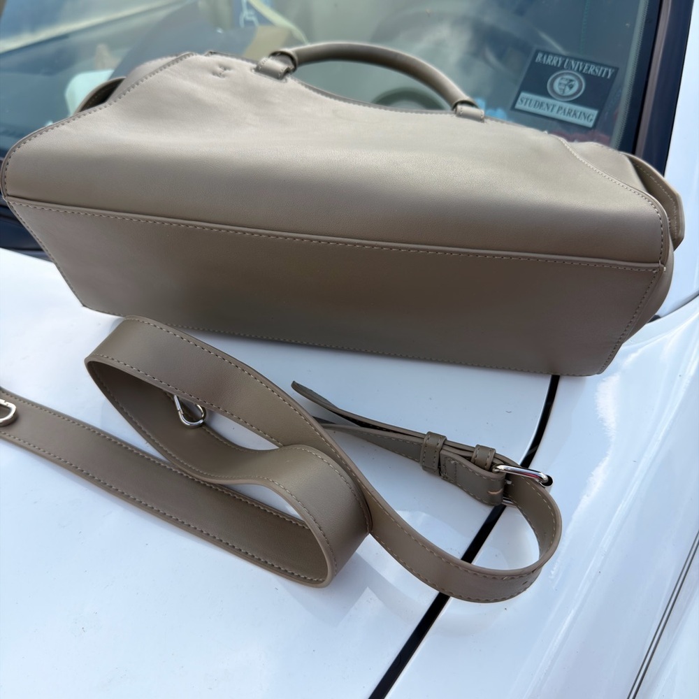 Steve Madden Taupe Satchel with Chain Charm - Picture 4 of 6